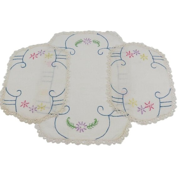 Vintage Embroidered Doily Set Vanity Set or Chair Set - Picture 1 of 8